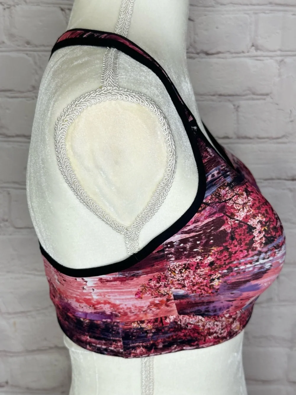 Lululemon Speed Up Bra Dahliascape Multi / Black
